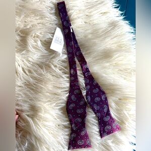 Jos A Bank NWT Violet Paisley Bowtie Bow Tie NWT